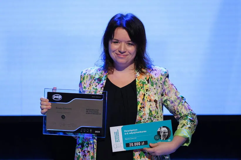 Laureatka w kategorii FOTO Beata Zawrzel, nagrodzona za zdjęcie Grzegorz Braun zgasił świece chanukowe w Sejmie. Fot. PAP/Paweł Supernak